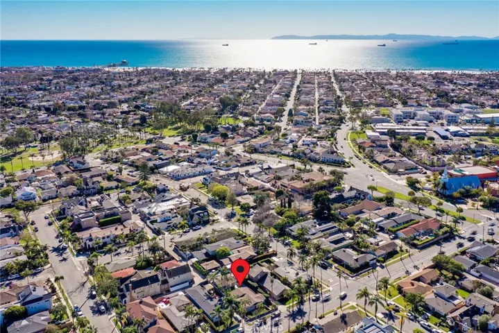 122 Adams Avenue, Huntington Beach, California 92648