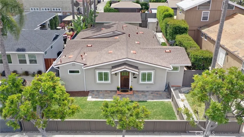 122 Adams Avenue, Huntington Beach, California 92648