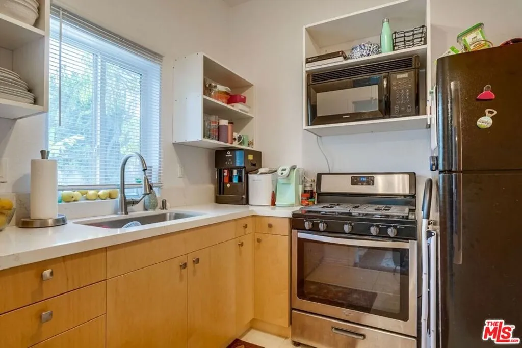 199 Cherokee, California home-pic-38