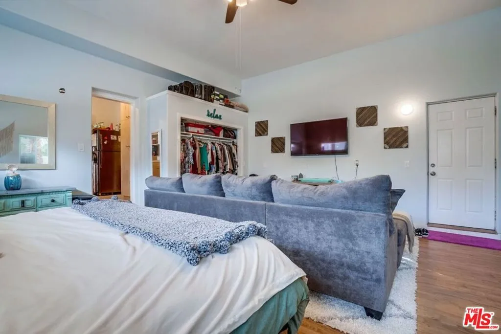 199 Cherokee, California home-pic-35