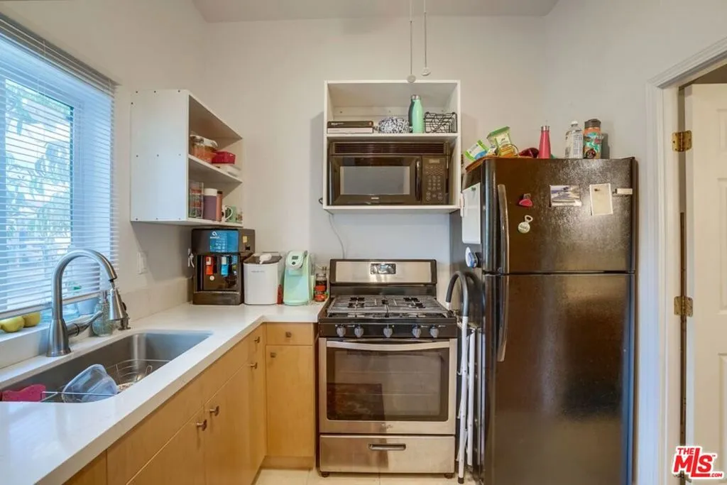 199 Cherokee, California home-pic-39