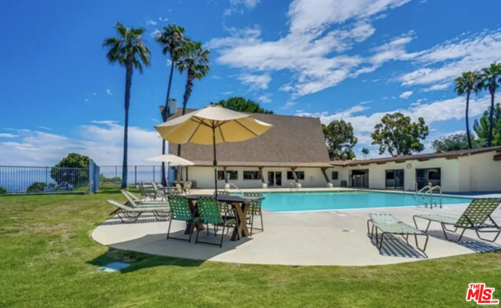 199 Cherokee, California home-pic-43