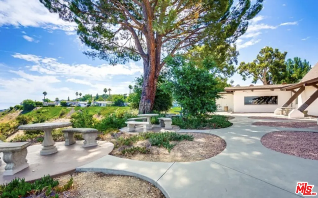 199 Cherokee, California home-pic-45