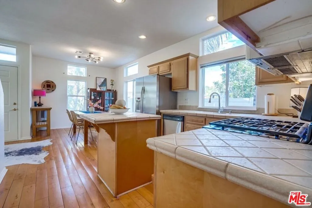 199 Cherokee, California home-pic-11