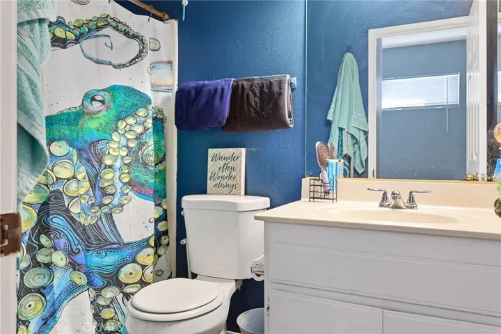 Upstairs full bath