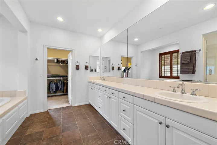 Big master bath with double sinks