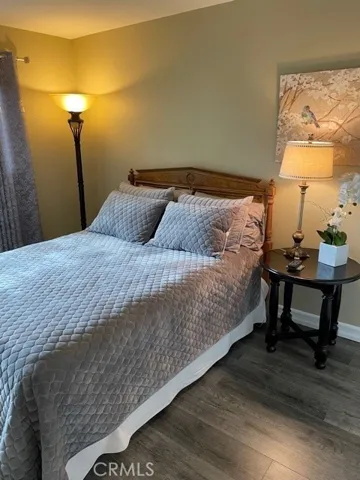 Guest Room with Queen Bed.