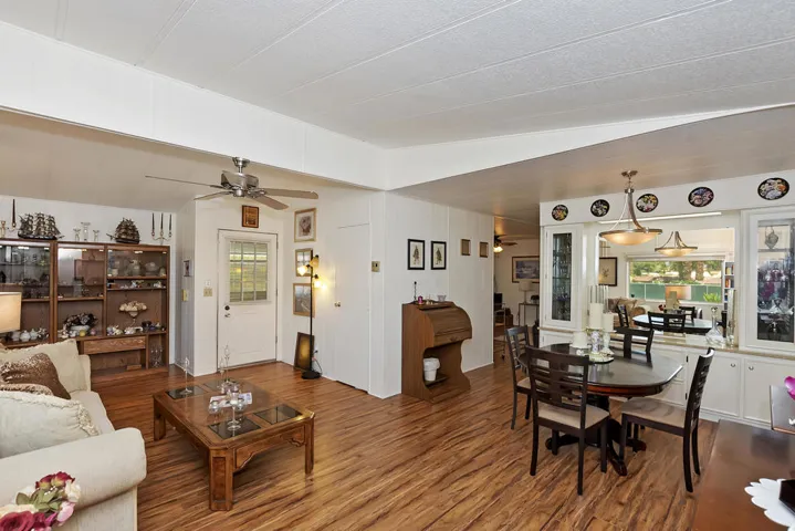 010_Living & Dining Room 359 Trading Pos