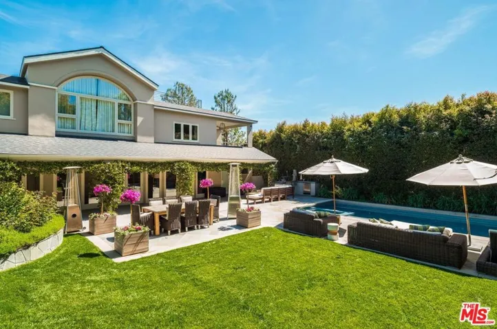 545 Amalfi Drive, Pacific Palisades, California 90272