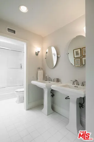 545 Amalfi Drive, Pacific Palisades, California 90272