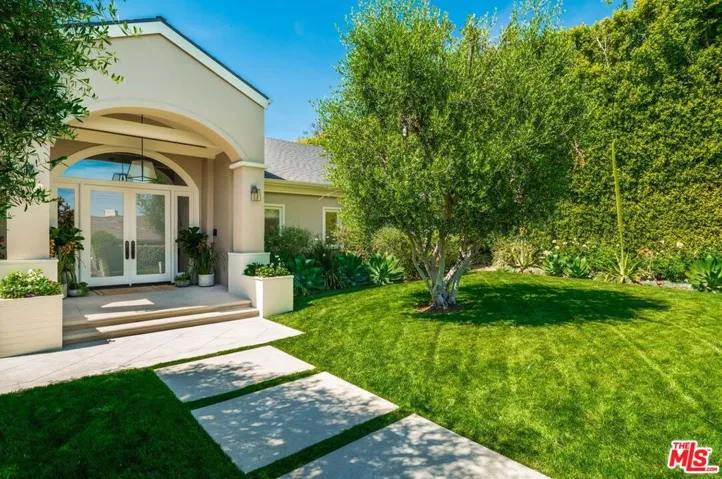 545 Amalfi Drive, Pacific Palisades, California 90272