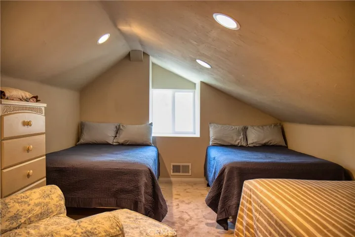 348 John Muir Road, Lake Arrowhead, California 92352