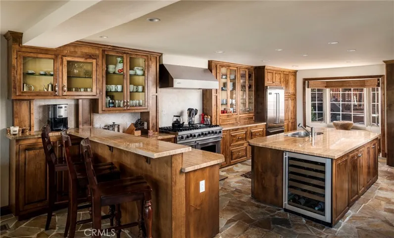 348 John Muir Road, Lake Arrowhead, California 92352