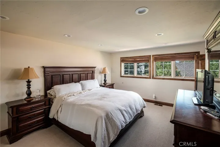 348 John Muir Road, Lake Arrowhead, California 92352