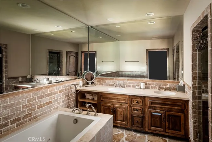 348 John Muir Road, Lake Arrowhead, California 92352
