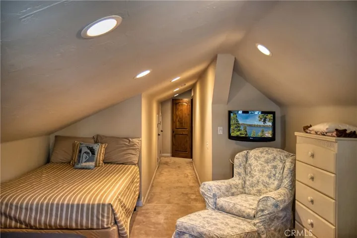 348 John Muir Road, Lake Arrowhead, California 92352