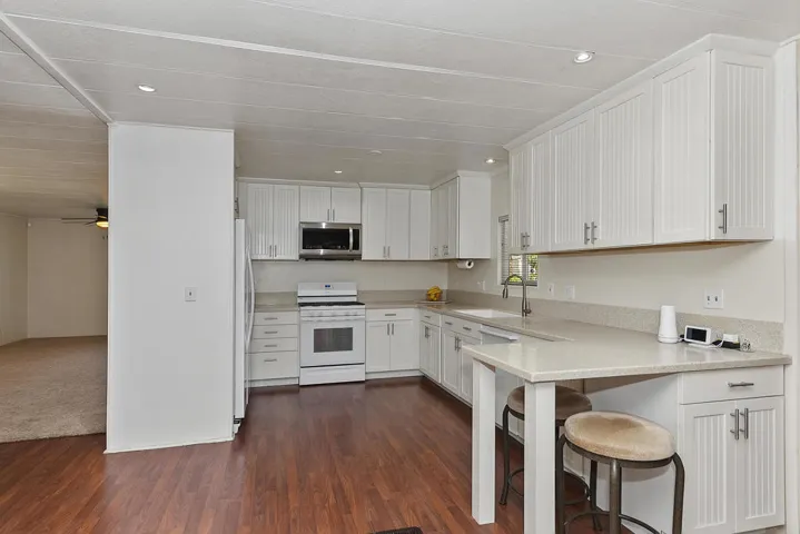 015_Kitchen