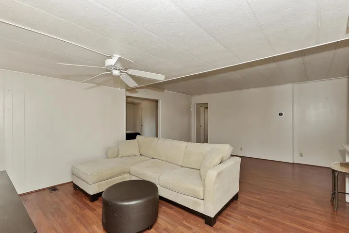 014_Family Room
