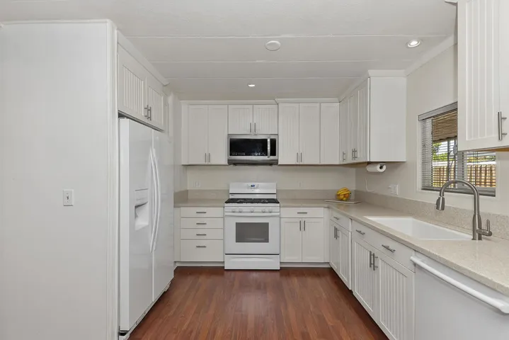 017_Kitchen