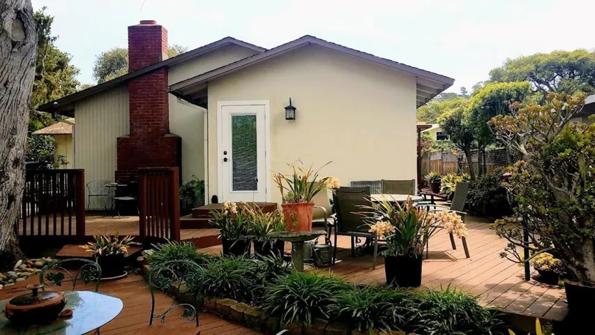 255 Sinex Avenue, Pacific Grove, California 93950