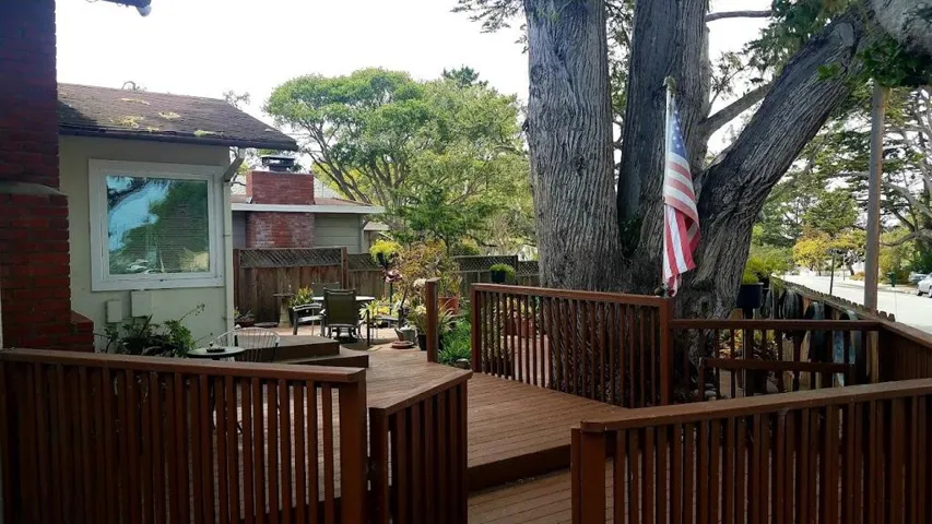 255 Sinex Avenue, Pacific Grove, California 93950
