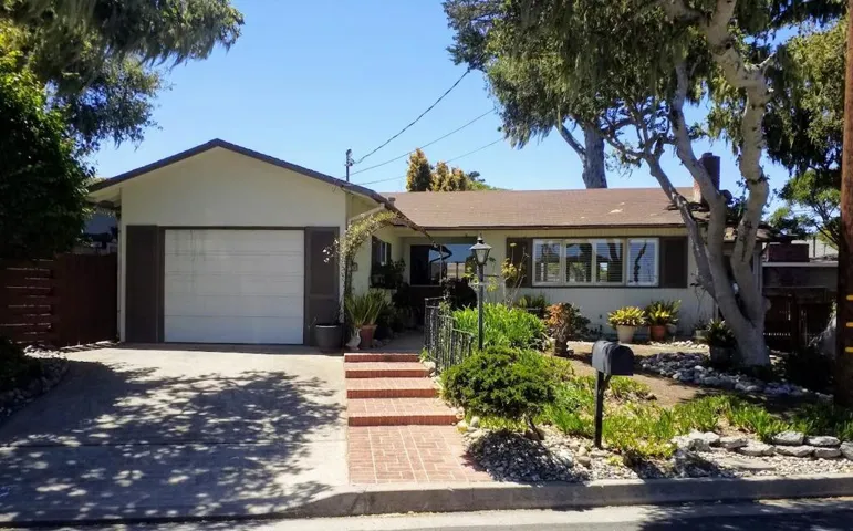 255 Sinex Avenue, Pacific Grove, California 93950