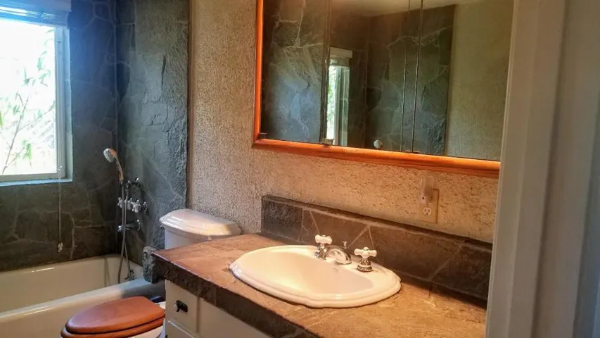 255 Sinex Avenue, Pacific Grove, California 93950