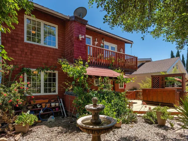 Backyard and Garden Fountain