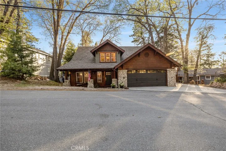 31367 Lightfoot Way, Running Springs, California 92382