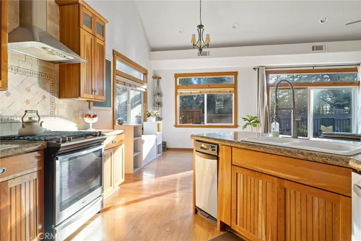 31367 Lightfoot Way, Running Springs, California 92382