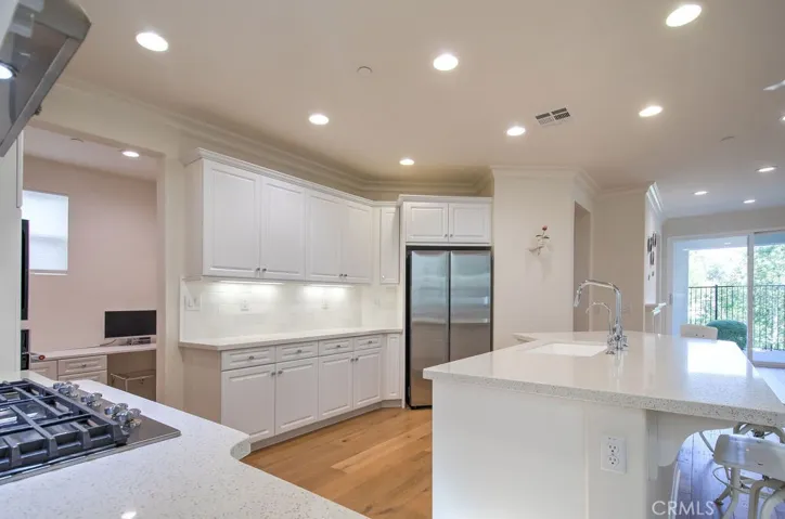 4 Willow Way, Lake Forest, California 92630