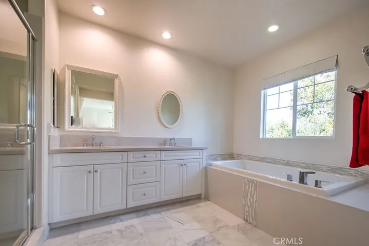 4 Willow Way, Lake Forest, California 92630