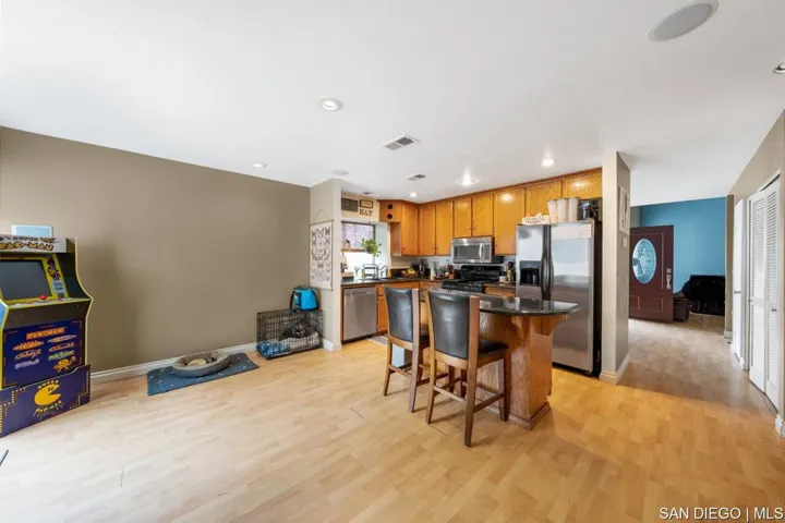 2523 Royal Saint James Dr, El Cajon, California 92019