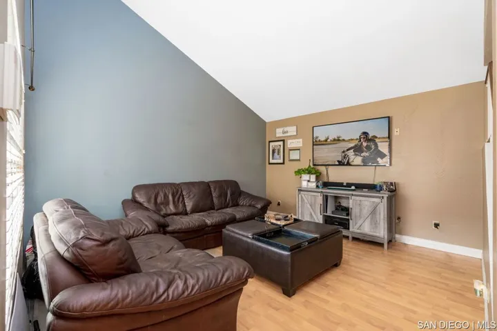 2523 Royal Saint James Dr, El Cajon, California 92019