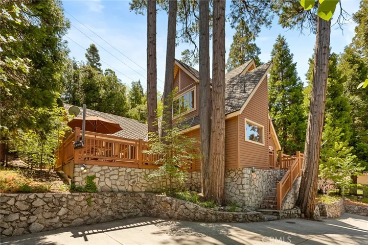 189 State Hwy 173, Lake Arrowhead, California 92352