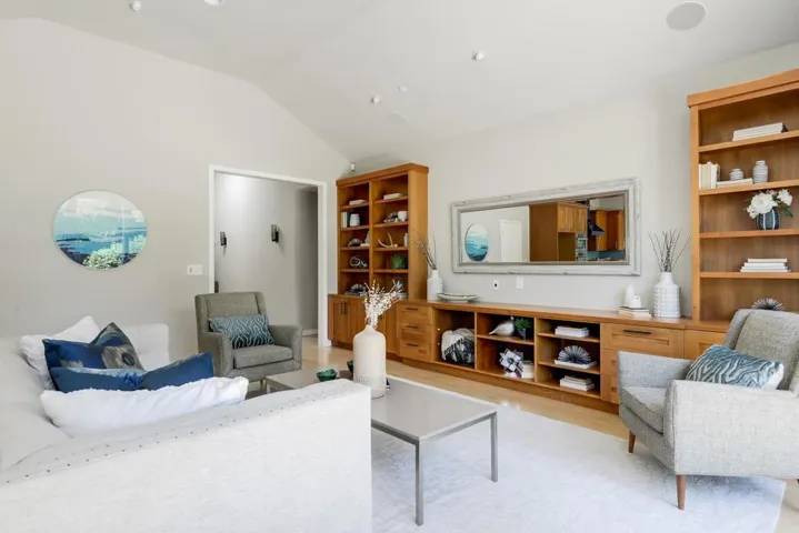 989 Lane Avenue, Mountain View, California 94040
