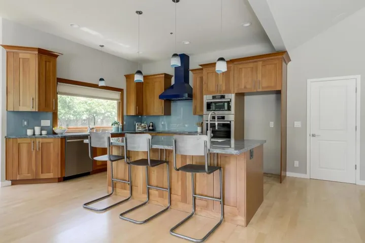 989 Lane Avenue, Mountain View, California 94040