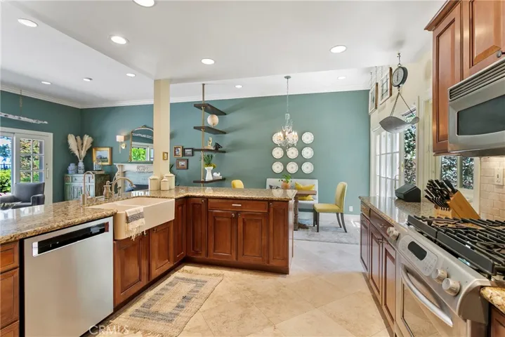 506 S Golden Sky Lane, Anaheim Hills, California 92807