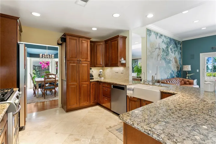 506 S Golden Sky Lane, Anaheim Hills, California 92807