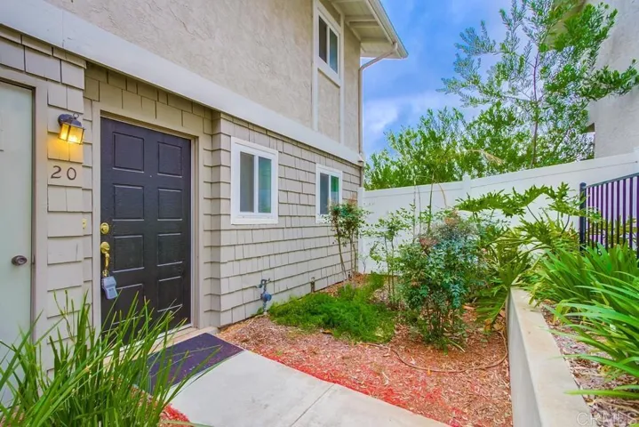 2112 E Vista Way #20, Vista, California 92084