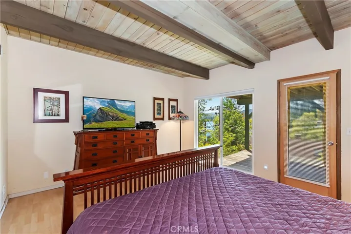 27586 West Shore Road, Lake Arrowhead, California 92352