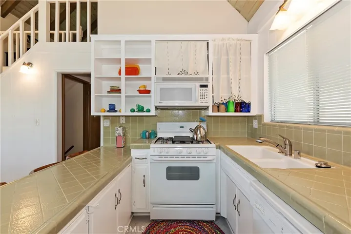 27586 West Shore Road, Lake Arrowhead, California 92352