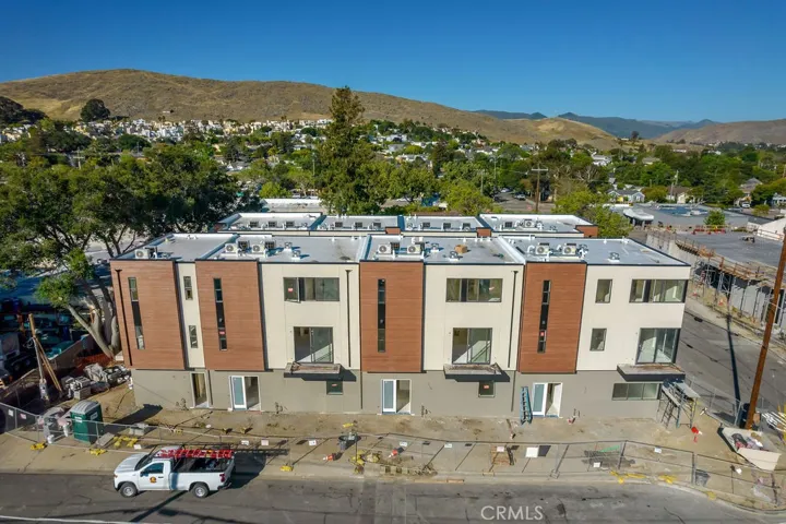 Aerial View of Montage at Oak Tree