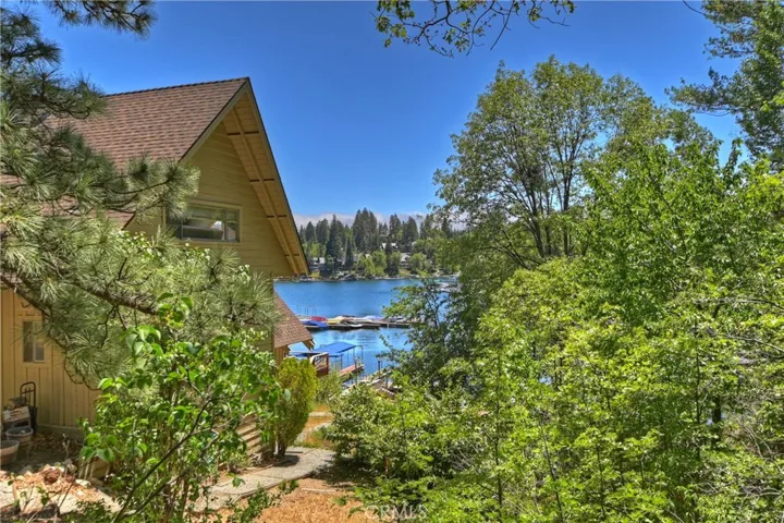 27649 West Shore Rd, Lake Arrowhead, California 92352