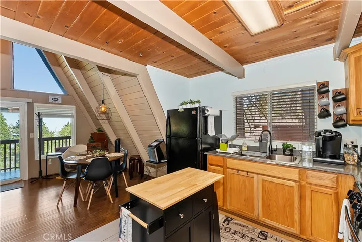 31036 Valley Oak Drive, Running Springs, California 92382