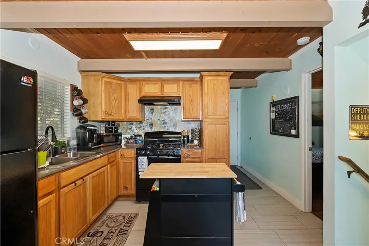 31036 Valley Oak Drive, Running Springs, California 92382