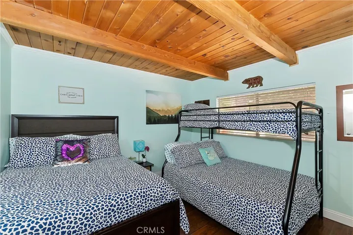 31036 Valley Oak Drive, Running Springs, California 92382