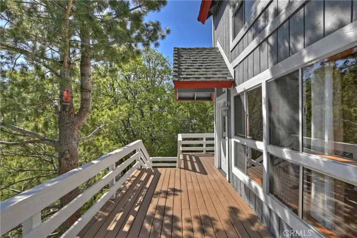 1284 W Cortina Drive, Lake Arrowhead, California 92352