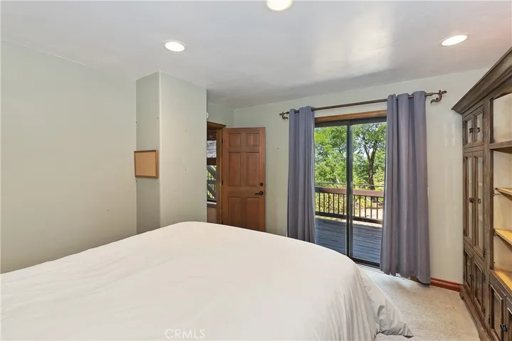 1610 Lupin Road, Lake Arrowhead, California 92352