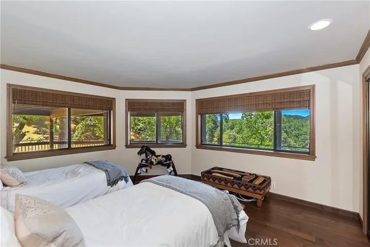 1610 Lupin Road, Lake Arrowhead, California 92352